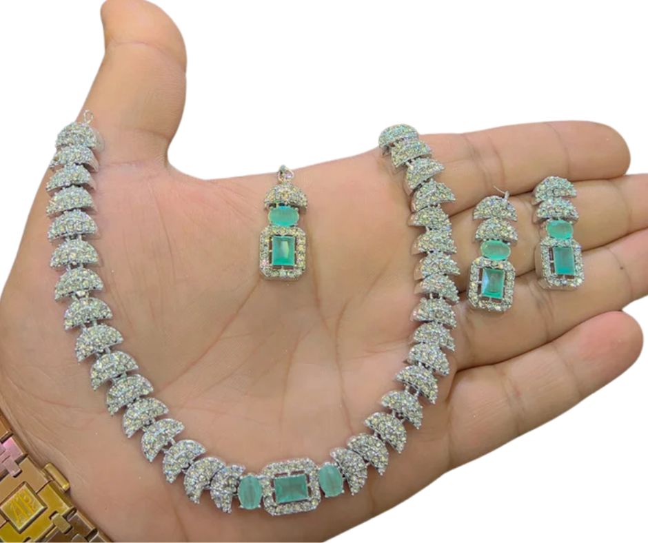 Emerald Royale Necklace Set